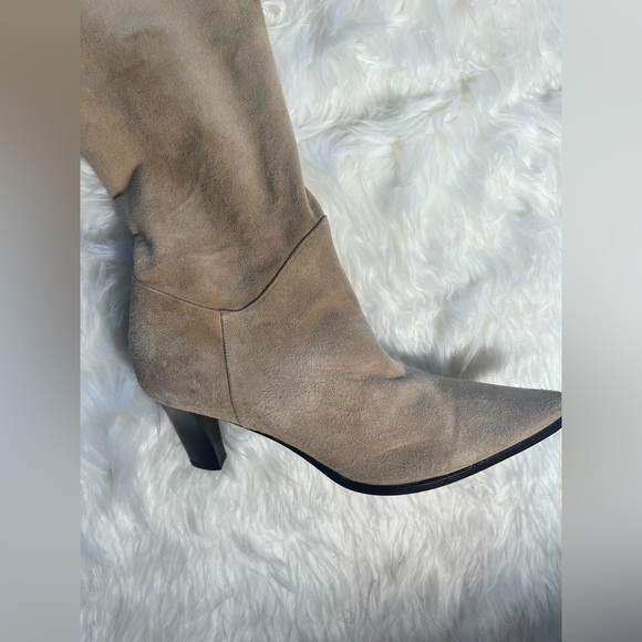 KENNETH COLE POINTED TOE PULL ON SUEDE BOOTS TAN COLOR SIZE 71/2 - Picture 3 of 14